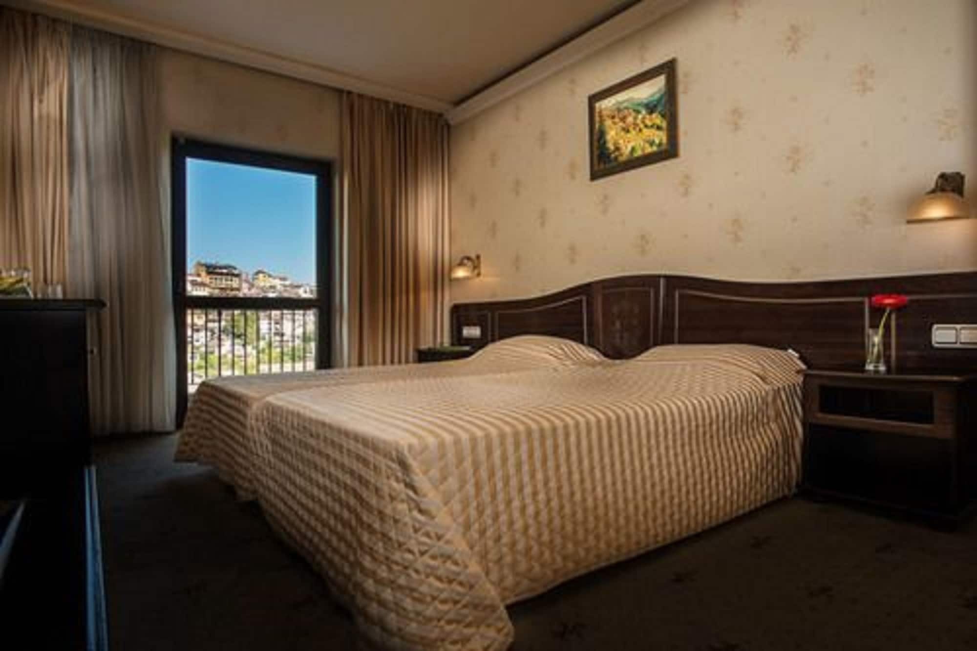 Interhotel Veliko Tarnovo Exterior photo