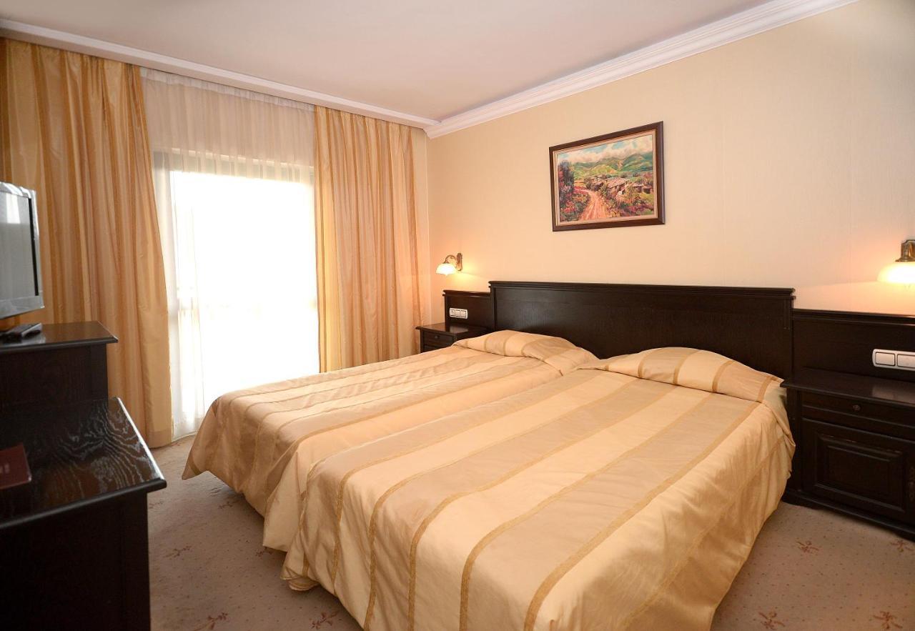 Interhotel Veliko Tarnovo Exterior photo